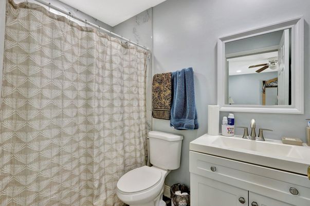 Bathroom, Interior, Recessed Lighting