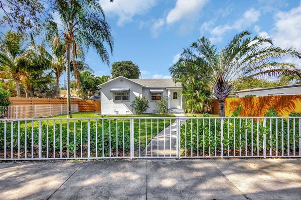 Backyard, Exterior, Facade, Spanish Mediterranean