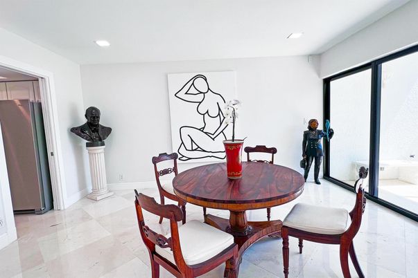 Dining room, Interior, Recessed Lighting
