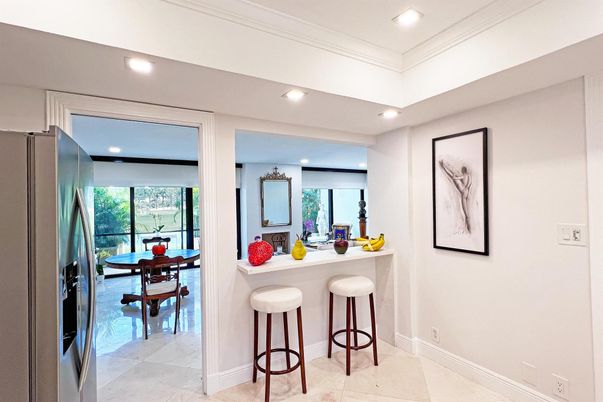 Dining room, Interior, Recessed Lighting
