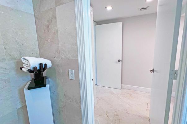 Bathroom, Interior, Marble, Recessed Lighting