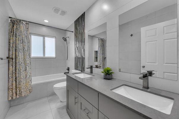 Bathroom, Dual Sink Vanities, Interior, Recessed Lighting