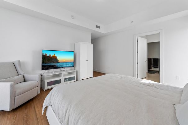 Bedroom, Interior, Water, Wood Texture Flooring