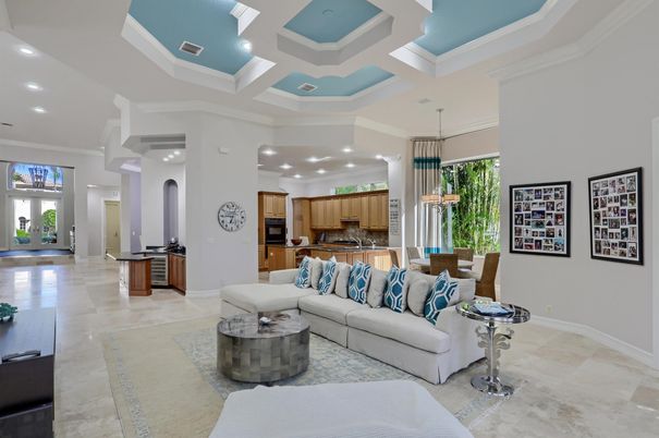 Dining room, Interior, Kitchen, Living room, Pendant Lights, Recessed Lighting, Stainless Steel Appliances