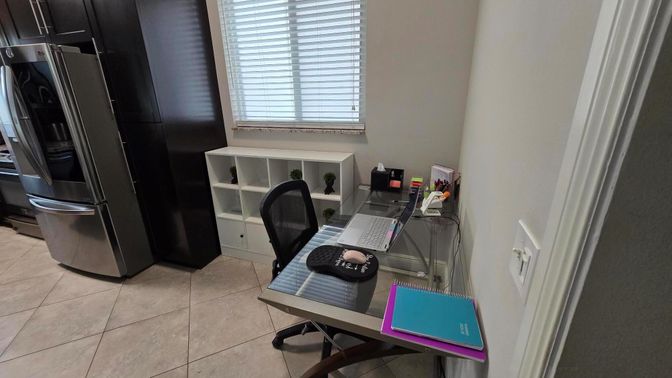 Home Office, Interior