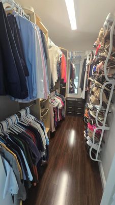 Interior, Walk-in Closets, Wood Texture Flooring