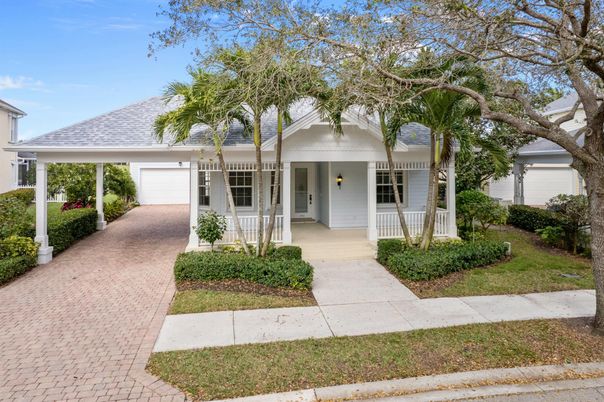Attached, Exterior, Facade, Ranch