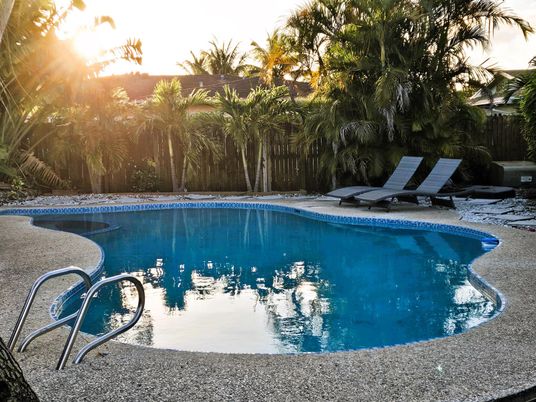 Exterior, Pool