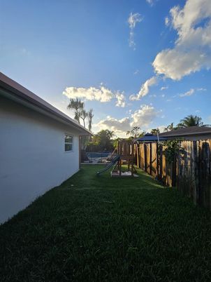 Backyard, Exterior, Playground