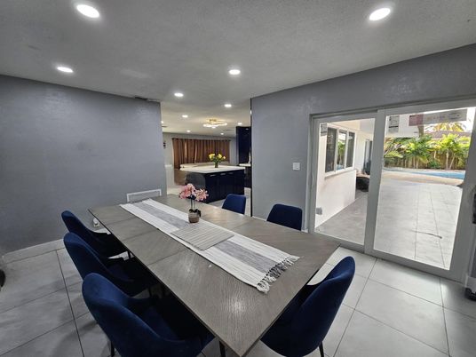 Dining room, Interior, Kitchen, Recessed Lighting