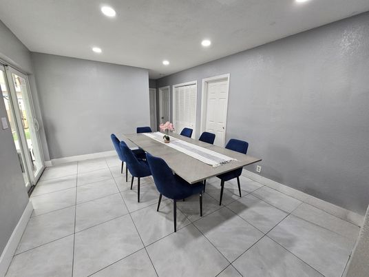 Dining room, Interior, Recessed Lighting