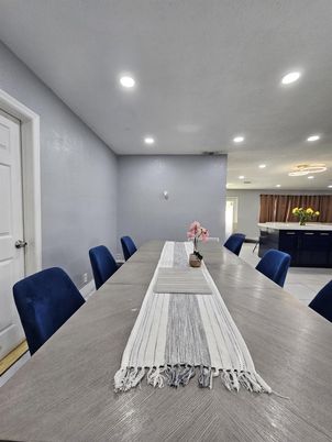 Dining room, Interior, Recessed Lighting
