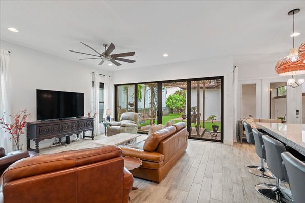 Interior, Living room, Pendant Lights, Recessed Lighting, Wood Texture Flooring