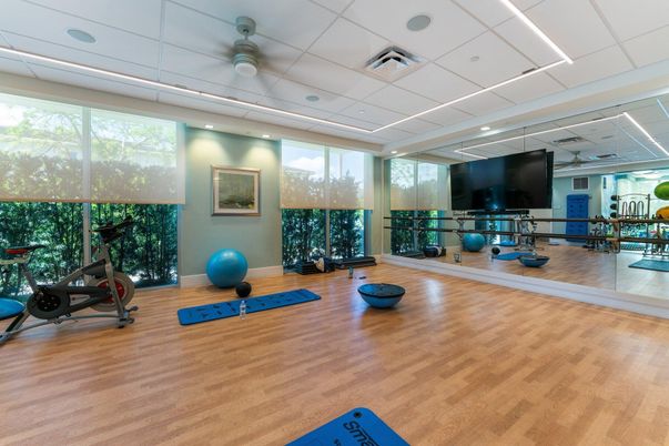 Fitness Equipment, Interior, Recessed Lighting, Wood Texture Flooring