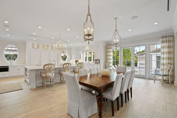 Chandelier, Dining room, Interior, Kitchen, Pendant Lights, Recessed Lighting, Wood Texture Flooring