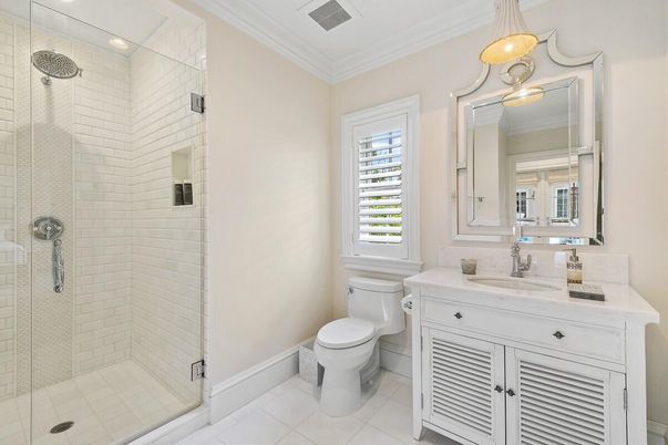 Bathroom, Glass Shower, Interior, Pendant Lights, Recessed Lighting
