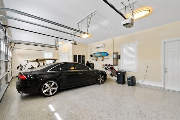 Garage, Interior