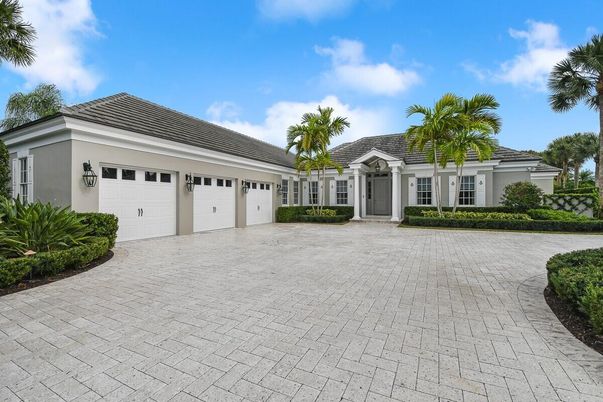 Attached, Exterior, Facade, Ranch