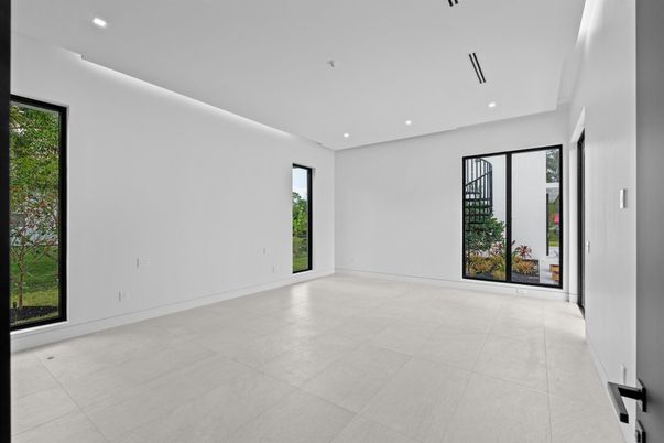 Empty room, Interior, Recessed Lighting