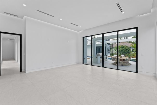 Empty room, Interior, Recessed Lighting