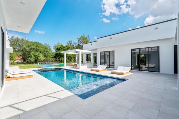 Exterior, Pool