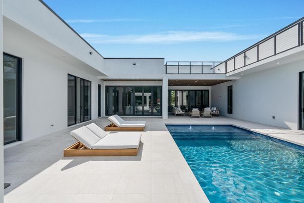 Exterior, Pool