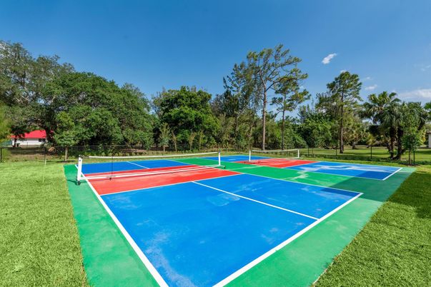 Exterior, Tennis Courts