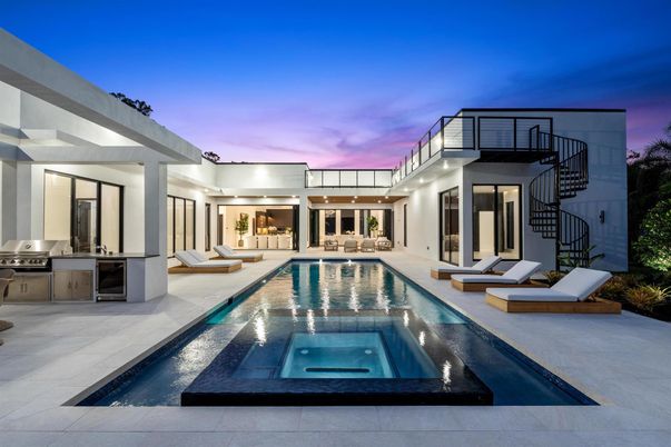 Exterior, Pool