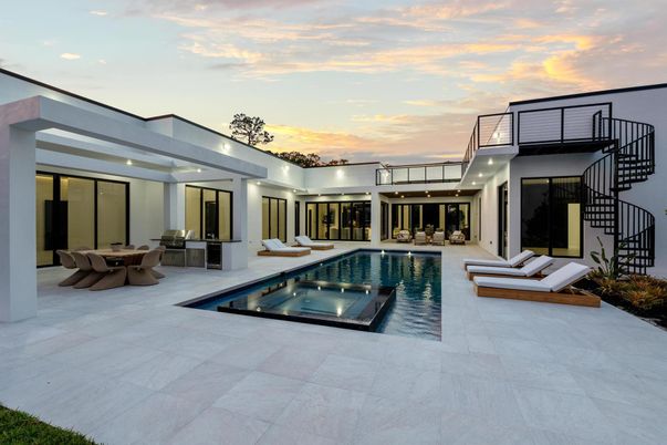 Exterior, Pool