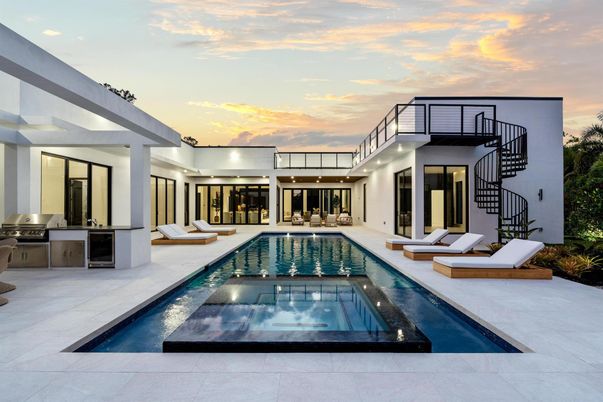 Exterior, Pool