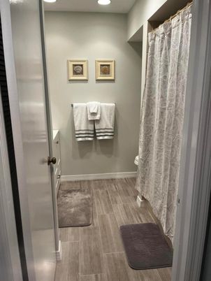 Bathroom, Interior, Recessed Lighting