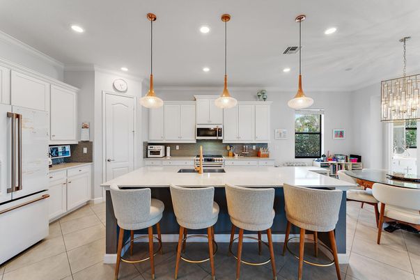 Dining room, Interior, Kitchen, Pendant Lights, Recessed Lighting, Stainless Steel Appliances