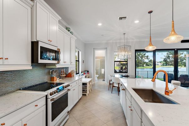 Dining room, Interior, Kitchen, Pendant Lights, Recessed Lighting, Stainless Steel Appliances