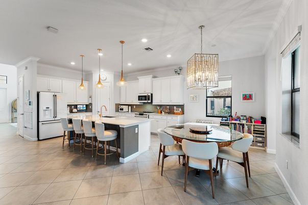 Dining room, Interior, Kitchen, Pendant Lights, Recessed Lighting, Stainless Steel Appliances