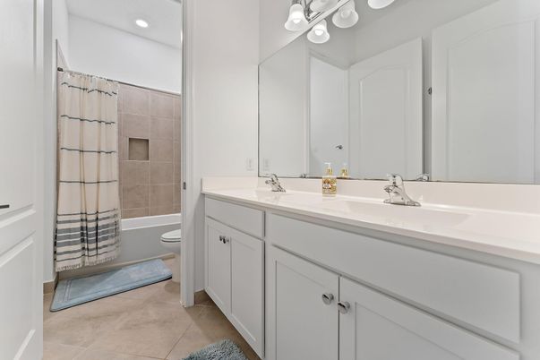 Bathroom, Dual Sink Vanities, Interior, Recessed Lighting