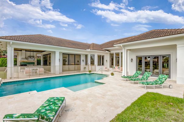 Exterior, Pool