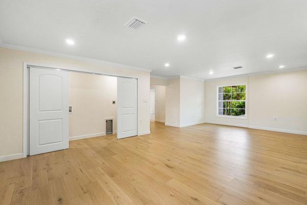 Empty room, Interior, Recessed Lighting, Wood Texture Flooring