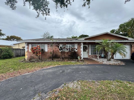 Attached, Exterior, Facade, Brick Facade, Ranch