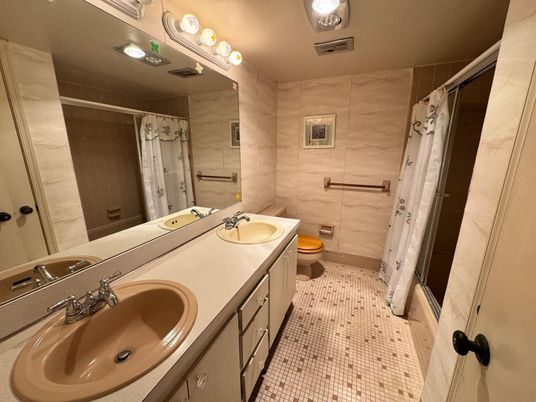 Bathroom, Dual Sink Vanities, Interior