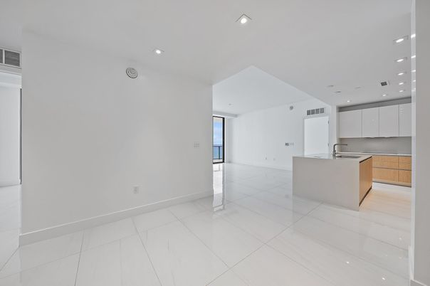 Empty room, Interior, Kitchen, Recessed Lighting