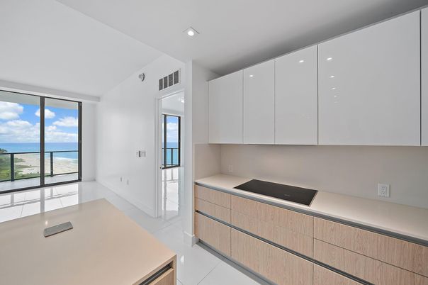 Interior, Kitchen, Recessed Lighting, Water