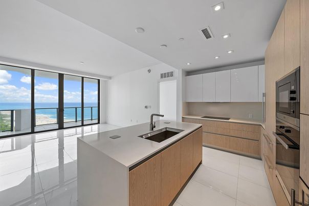 Interior, Kitchen, Recessed Lighting, Water