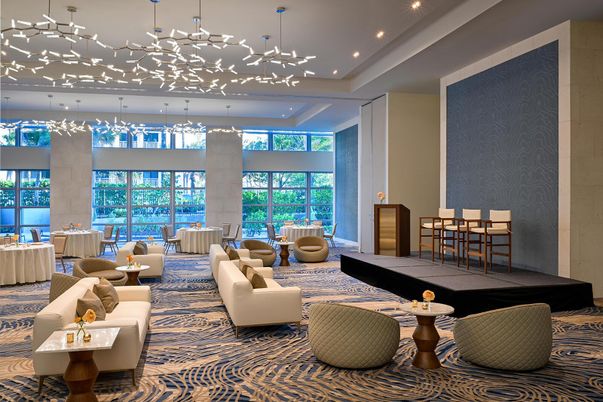 Interior, Living room, Pendant Lights, Recessed Lighting
