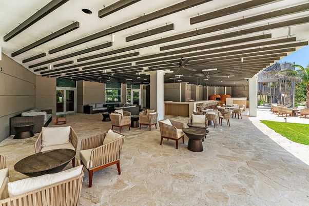 Dining room, Exterior