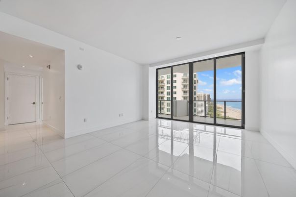 Empty room, Interior, Recessed Lighting, Water