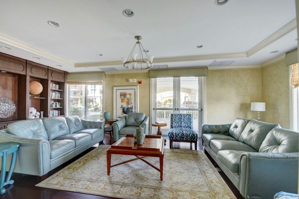 Chandelier, Interior, Living room, Recessed Lighting, Wood Texture Flooring
