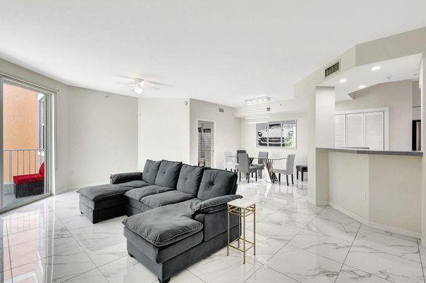 Chandelier, Dining room, Interior, Living room, Marble, Recessed Lighting