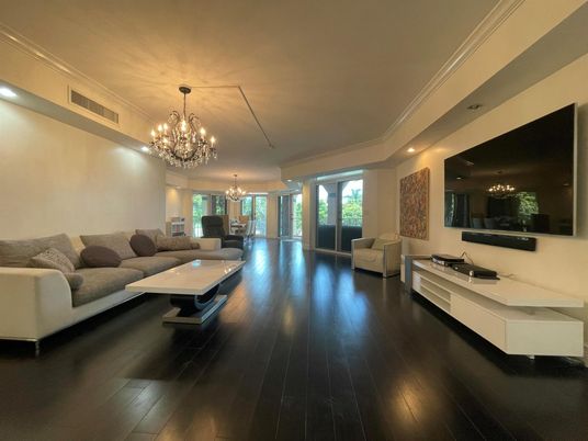 Chandelier, Dining room, Interior, Living room, Recessed Lighting, Wood Texture Flooring