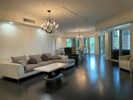 Chandelier, Dining room, Interior, Living room, Recessed Lighting, Wood Texture Flooring
