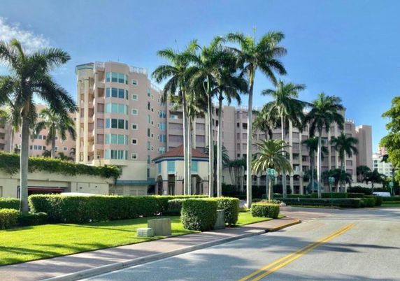 Exterior, Facade, Condo Building